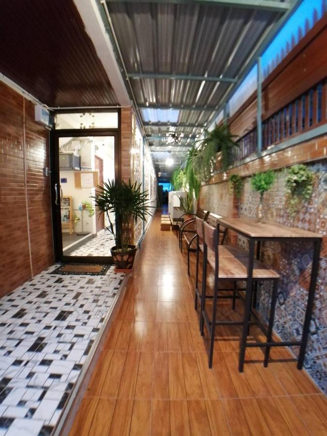 Gogoal Latkrabang Apartment Bangkok Exterior photo