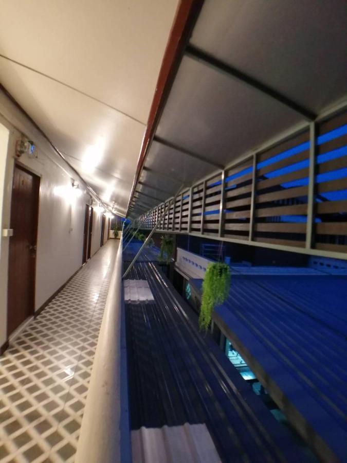 Gogoal Latkrabang Apartment Bangkok Exterior photo