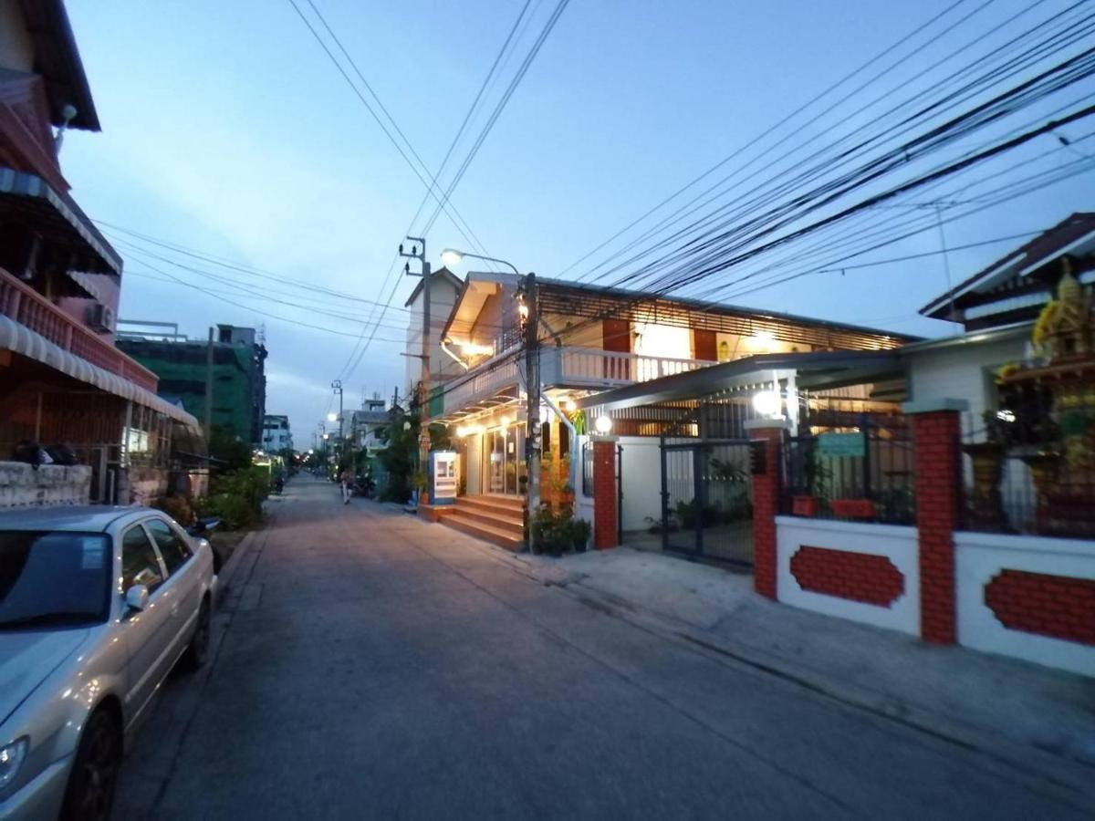 Gogoal Latkrabang Apartment Bangkok Exterior photo