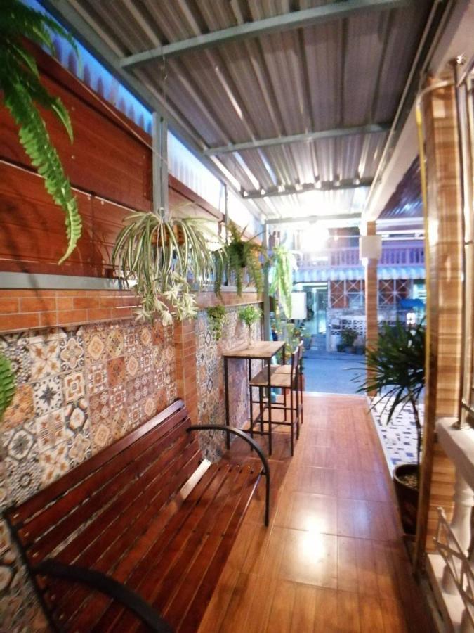 Gogoal Latkrabang Apartment Bangkok Exterior photo